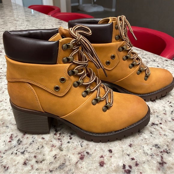 Maurices Booties 🌻 - Picture 6 of 7